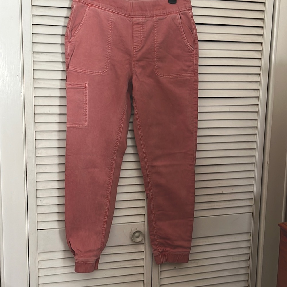 Denim& Co. jeans.